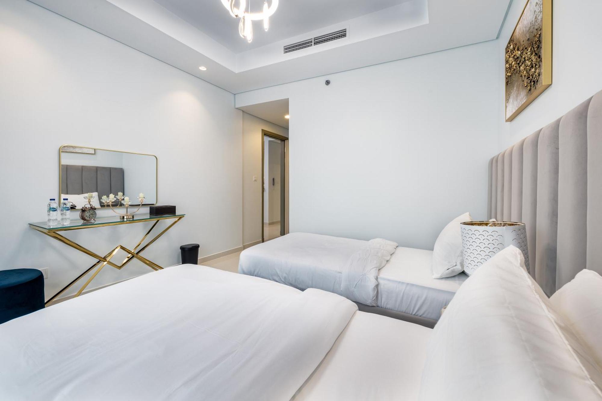 Aliving Luxe 2Br With Burj Khalifa View Infinity Pool Midtown-4704 Daire Dubai Dış mekan fotoğraf